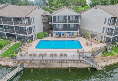 TOP-FLOOR WALK-IN WITH A VIEW! This Harbor Point condo checks - photo 33
