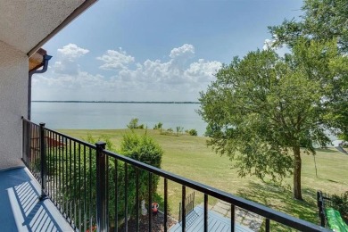 Lake Townhome/Townhouse For Sale in Rockwall, Texas