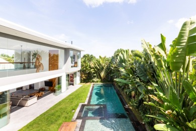Ultimate Comfort and Relaxation in this Spacious Villa - photo 17