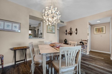 Lovely condo in the heart of Huntington Lakes. South facing unit - photo 11