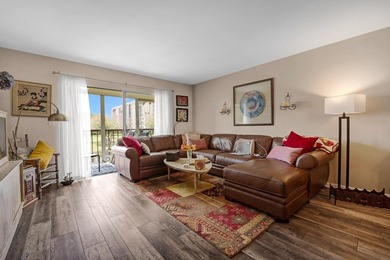 Lovely condo in the heart of Huntington Lakes. South facing unit - photo 13