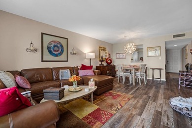 Lovely condo in the heart of Huntington Lakes. South facing unit - photo 15
