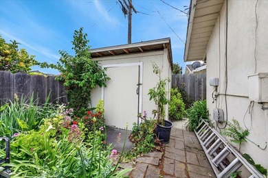 Located in Salinas, this 3-bedroom, 2-bathroom home offers 1,570 - photo 20
