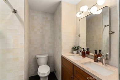 Fully Remodeled Santa Ana Retreat! Welcome to this beautifully - photo 20