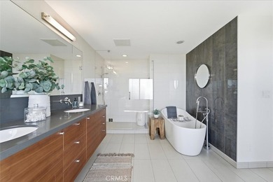 Panoramic ocean views stretching from Catalina Island to Malibu - photo 20