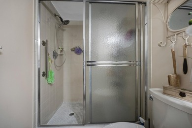 Lovely condo in the heart of Huntington Lakes. South facing unit - photo 24
