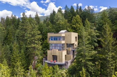 Simply Grand. This waterfront wonder is perched like an eagle - photo 1