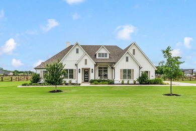 Experience elevated country living in the highly sought-after - photo 3