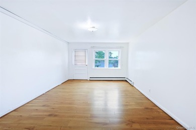 Nice 2 Family, 1 BR Apt and 3 BR apt, All vacant, Two Hot water - photo 17