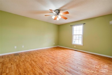 Welcome Home!! Move in ready! Just bring your clothes. Paved