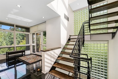 Simply Grand. This waterfront wonder is perched like an eagle - photo 10