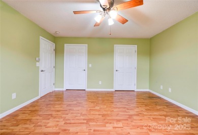 Welcome Home!! Move in ready! Just bring your clothes. Paved