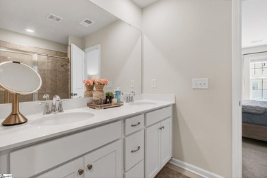 LIFESTYLE AND LOCATION LOW-MAINTENANCE TOWNHOME, ONLY 3 YEARS - photo 22