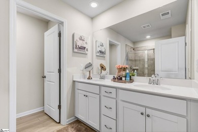 LIFESTYLE AND LOCATION LOW-MAINTENANCE TOWNHOME, ONLY 3 YEARS - photo 23