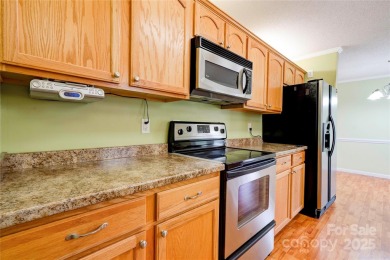 Welcome Home!! Move in ready! Just bring your clothes. Paved