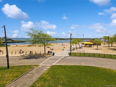 To Be Built - Custom Luxury Bayfront Residence in Massapequa - photo 25