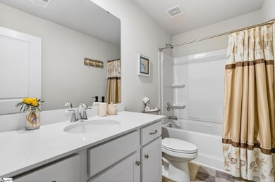 LIFESTYLE AND LOCATION LOW-MAINTENANCE TOWNHOME, ONLY 3 YEARS - photo 26