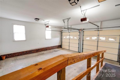 Welcome Home!! Move in ready! Just bring your clothes. Paved