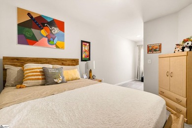 LIFESTYLE AND LOCATION LOW-MAINTENANCE TOWNHOME, ONLY 3 YEARS - photo 28