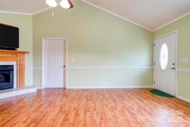 Welcome Home!! Move in ready! Just bring your clothes. Paved