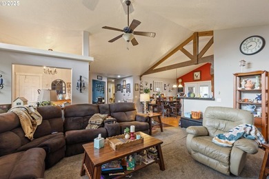 Charming 3-bedroom, 2-bath home on 1.66 acres in Sutherlin - photo 7