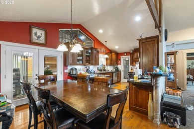 Charming 3-bedroom, 2-bath home on 1.66 acres in Sutherlin - photo 9