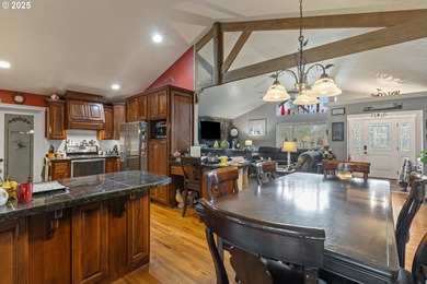 Charming 3-bedroom, 2-bath home on 1.66 acres in Sutherlin - photo 10