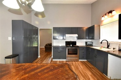 Welcome home to this charming 2-bedroom, 1-bath starter home - photo 11