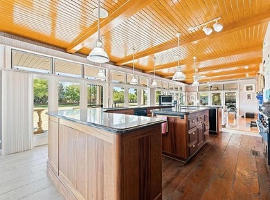 Pinnacle of Lakeridge Living: A Masterpiece on the 17th Fairway! - photo 11