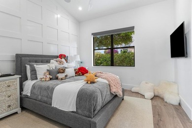 Completely Designer 6 BD 5.5 BA in Devon Place with elevated - photo 16