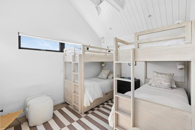 Located within Montauk Shores-often called Montauk's best-kept - photo 8