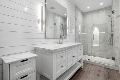Completely Designer 6 BD 5.5 BA in Devon Place with elevated - photo 20