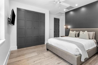 Completely Designer 6 BD 5.5 BA in Devon Place with elevated - photo 22