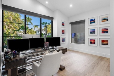 Completely Designer 6 BD 5.5 BA in Devon Place with elevated - photo 24