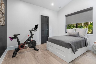 Completely Designer 6 BD 5.5 BA in Devon Place with elevated - photo 25