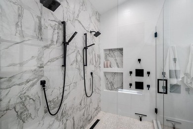 Completely Designer 6 BD 5.5 BA in Devon Place with elevated - photo 30