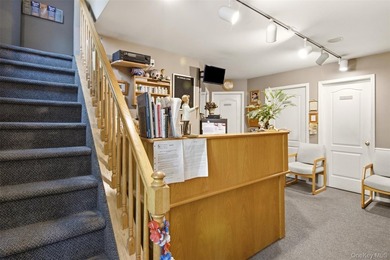 A classic custom-built 4-bedroom, one of a kind, Colonial in the - photo 31