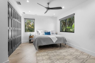 Completely Designer 6 BD 5.5 BA in Devon Place with elevated - photo 35