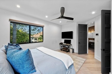 Completely Designer 6 BD 5.5 BA in Devon Place with elevated - photo 36