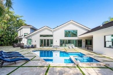 Completely Designer 6 BD 5.5 BA in Devon Place with elevated - photo 42