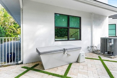 Completely Designer 6 BD 5.5 BA in Devon Place with elevated - photo 46