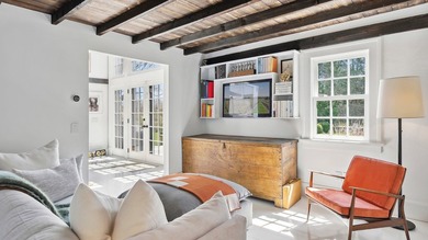 Experience the ultimate of refined living in this beautifully - photo 9