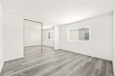 Welcome to this beautifully updated top-floor 1-bedroom, 1-bath - photo 17