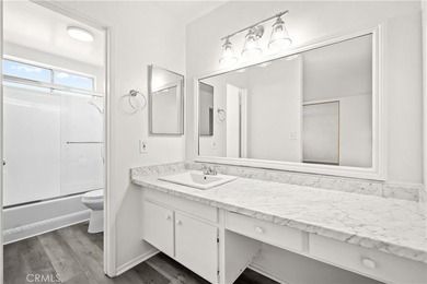 Welcome to this beautifully updated top-floor 1-bedroom, 1-bath - photo 19
