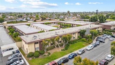 Welcome to this beautifully updated top-floor 1-bedroom, 1-bath - photo 25