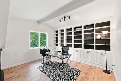 Immaculately maintained two-story end unit in demand Plymouth - photo 26
