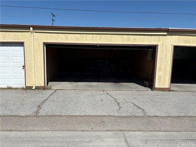 Welcome to this beautifully updated top-floor 1-bedroom, 1-bath - photo 27
