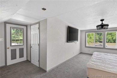 Lakefront, beautifully remodeled property, perfectly positioned - photo 32