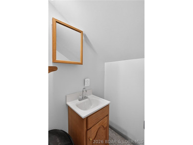 Lakefront, beautifully remodeled property, perfectly positioned - photo 33