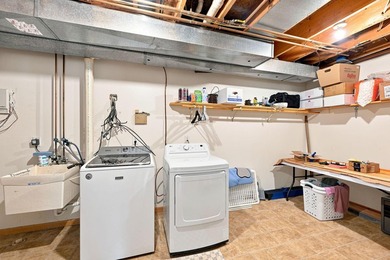 Immaculately maintained two-story end unit in demand Plymouth - photo 41